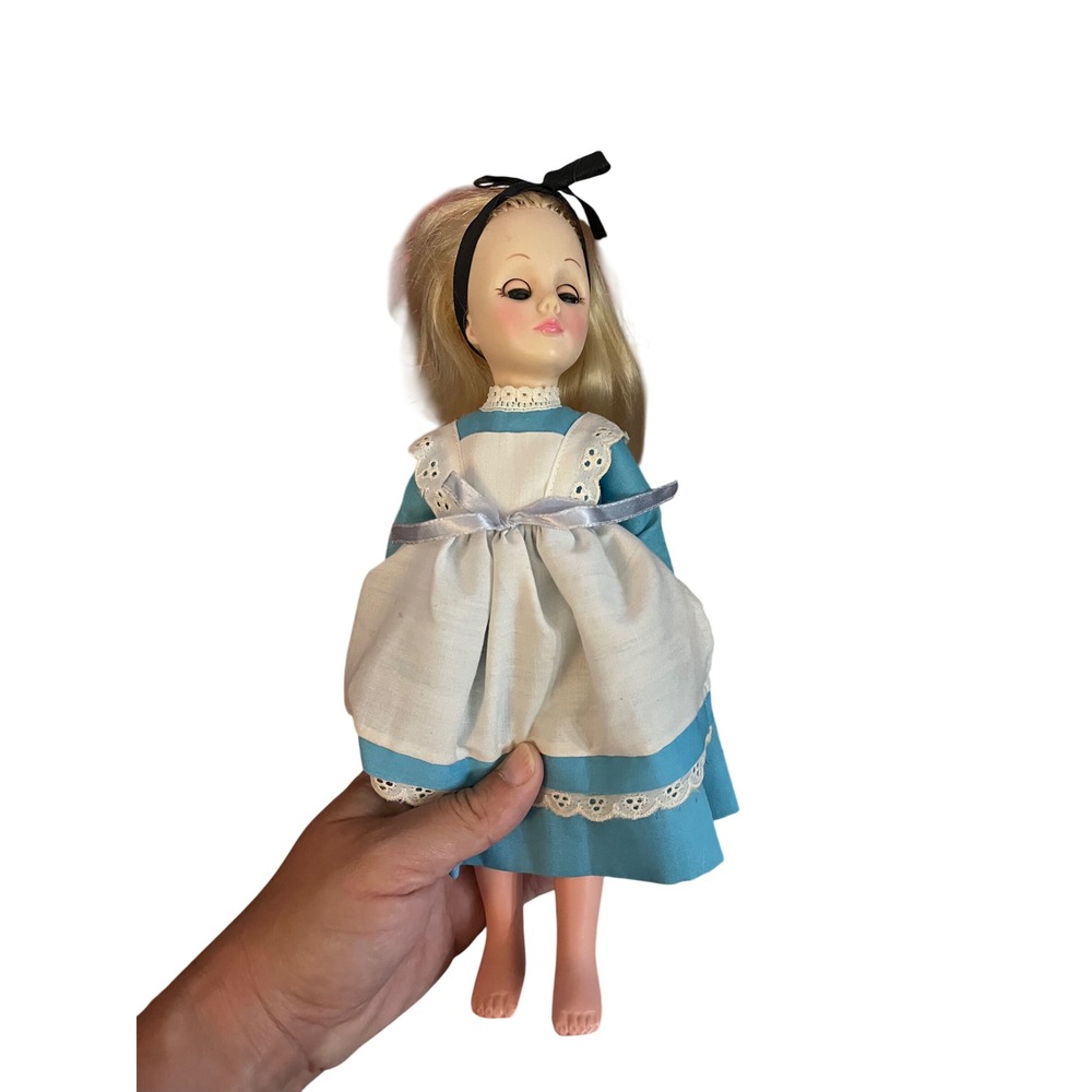 Vintage 1976 Stanbee Alice in Wonderland Doll Blue Dress‎ White Apron 11 inch